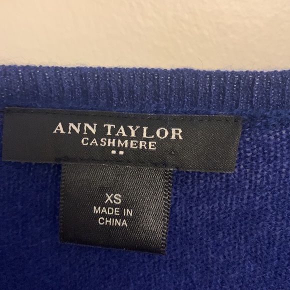 Cashmere sweater, size xs. Royal blue. - Picture 2 of 2